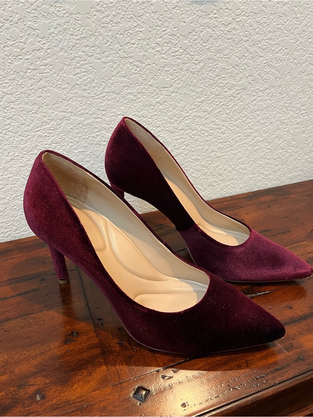 Women’s Velvet Pointed-Toe Heels